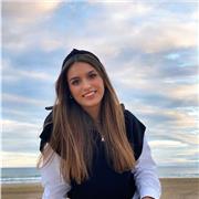 Estudiante de relaciones internacionales ofrece clases particulares a niños